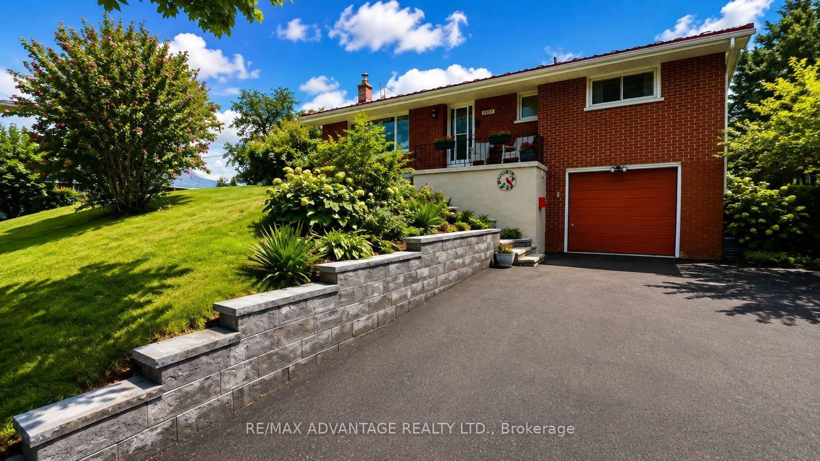 1031 Eagle Drive, London South — Detached for sale, photo 1