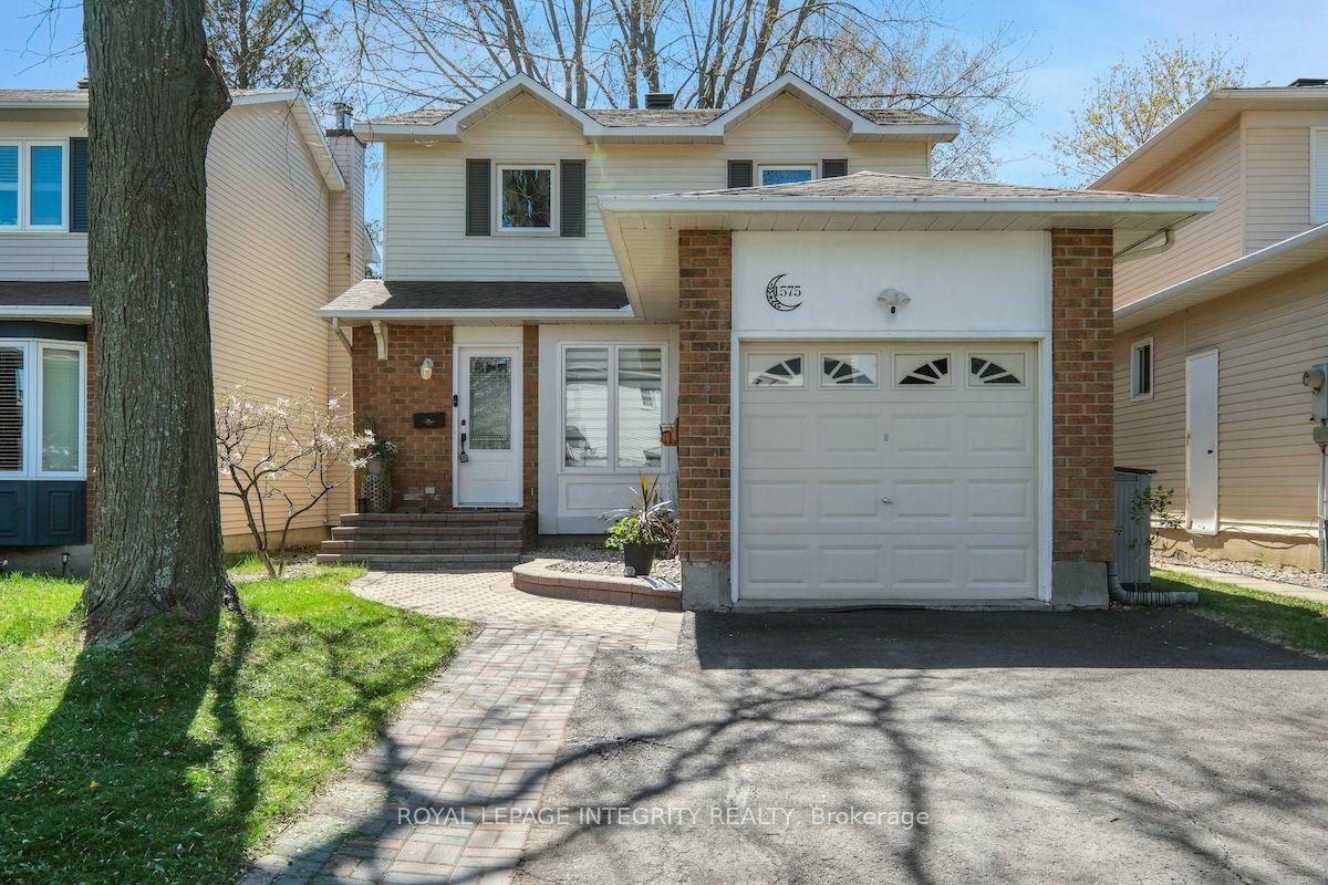 1575 Des Grives Crescent — photo 1