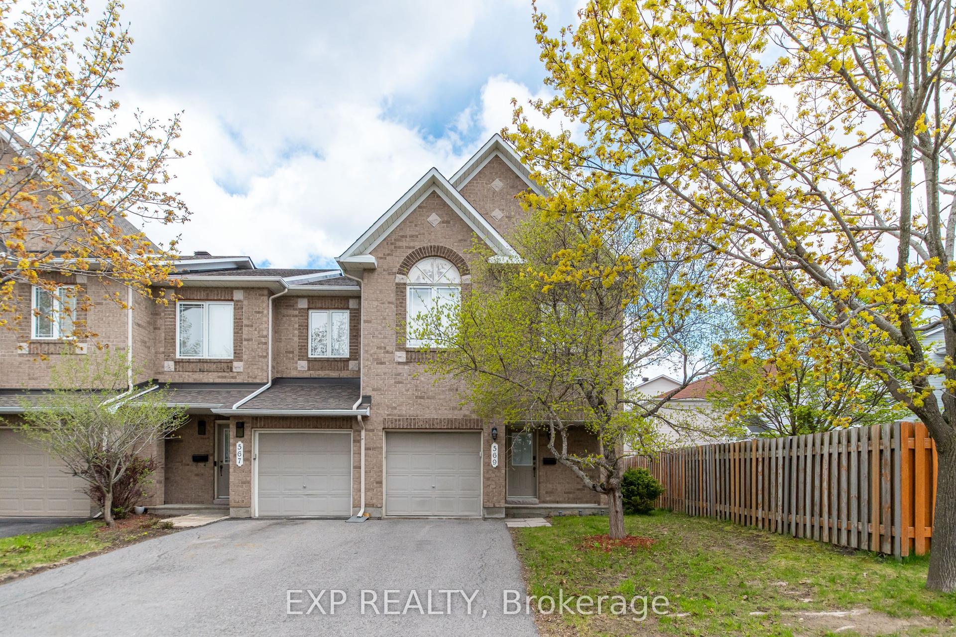 569 Aquaview Drive — photo 1