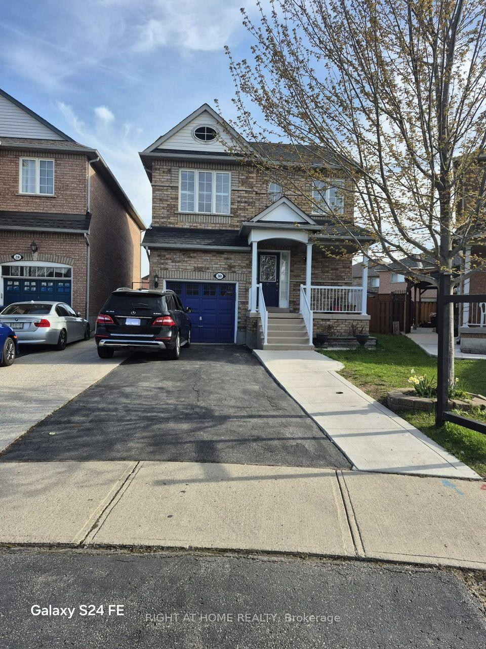 30 Trevino Crescent — photo 1
