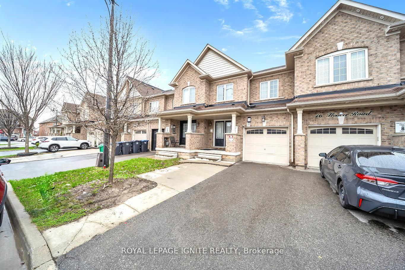 14 Hoover Road, Brampton — Townhouse for sale, photo 1