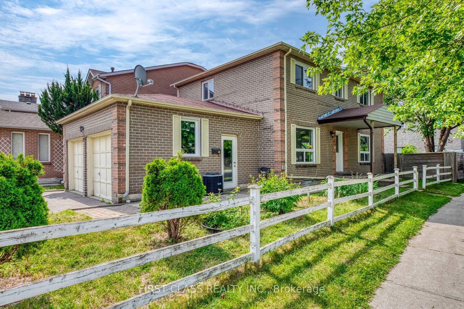 27 Alton Towers Circle, Toronto — Detached for sale, photo 1