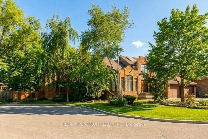 15 Sunforest Court, Toronto — Detached for sale, photo 1