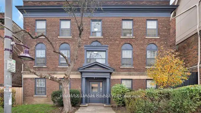 917 St Clair Avenue W 31 #31, Toronto — Multiplex for lease, photo 1