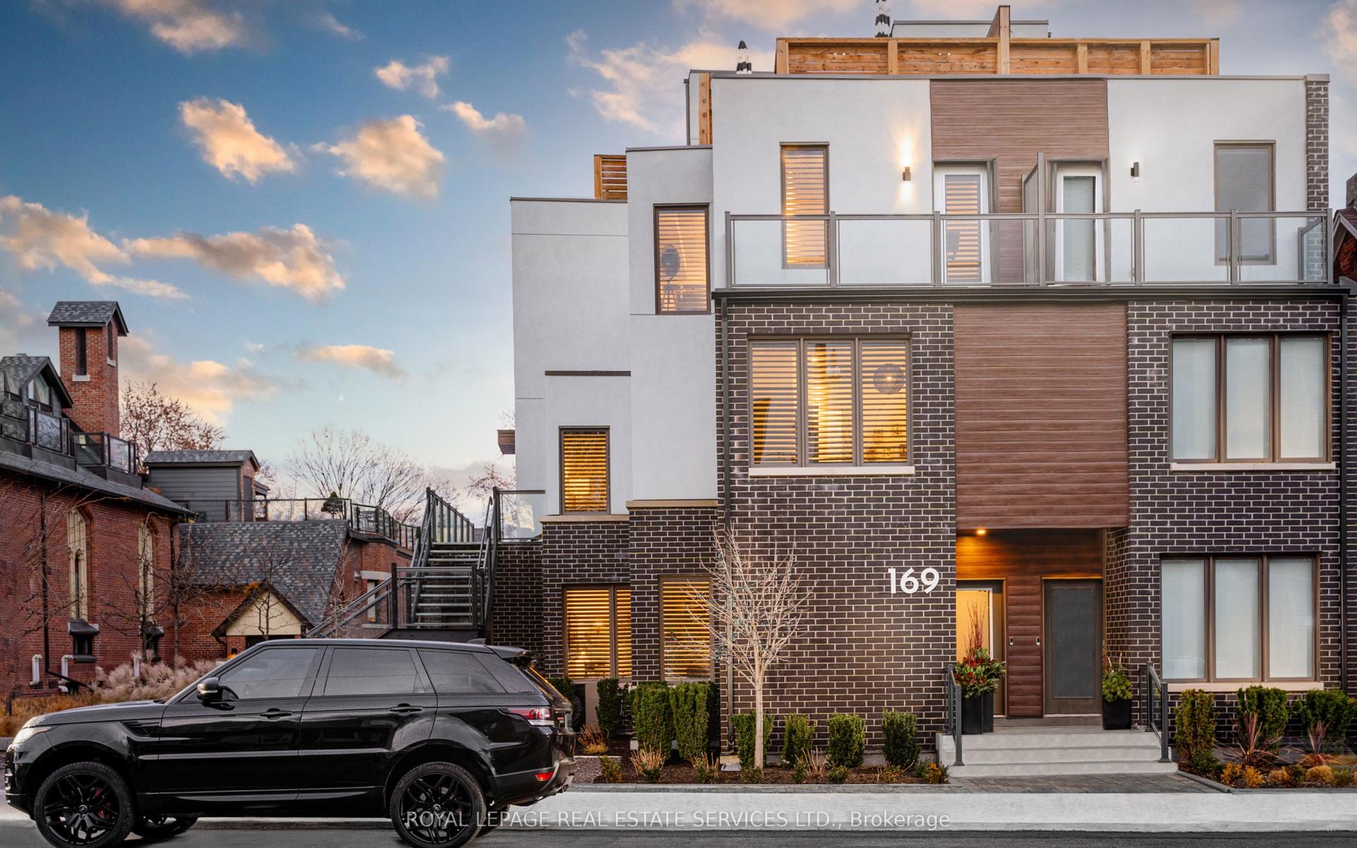 169 Jones Avenue 2 #2, Toronto — Condo Town for sale, photo 1