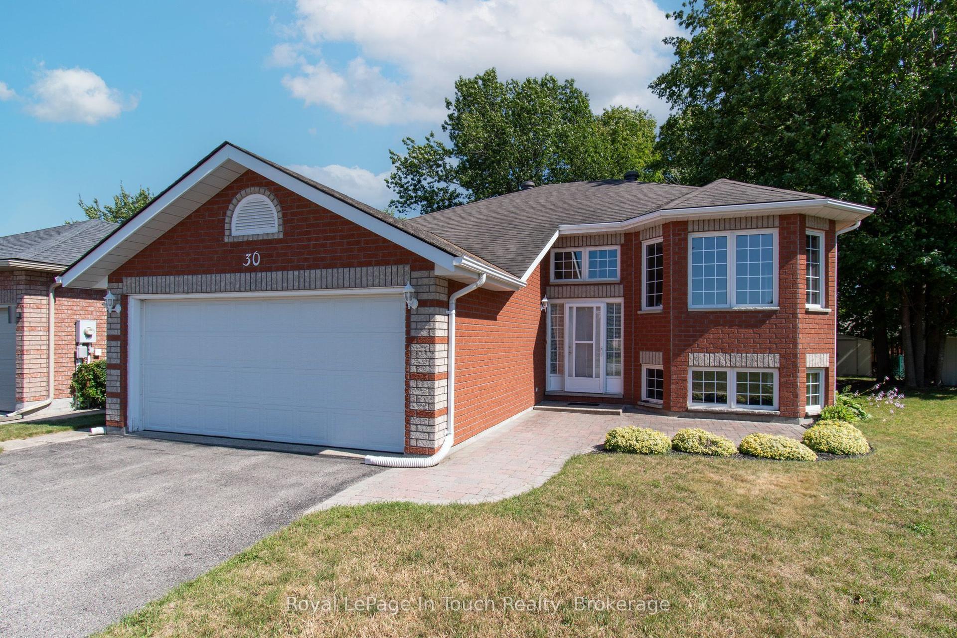 30 Charles Street, Penetanguishene — Detached for sale, photo 1