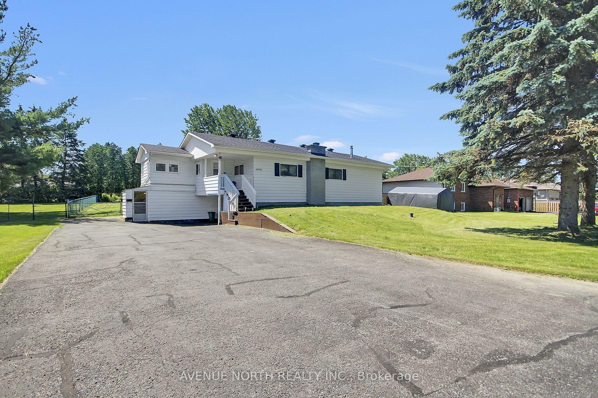 6898 Mitch Owens Road, Greely - Metcalfe - Osgoode - Vernon and Area — Detached for sale, photo 1