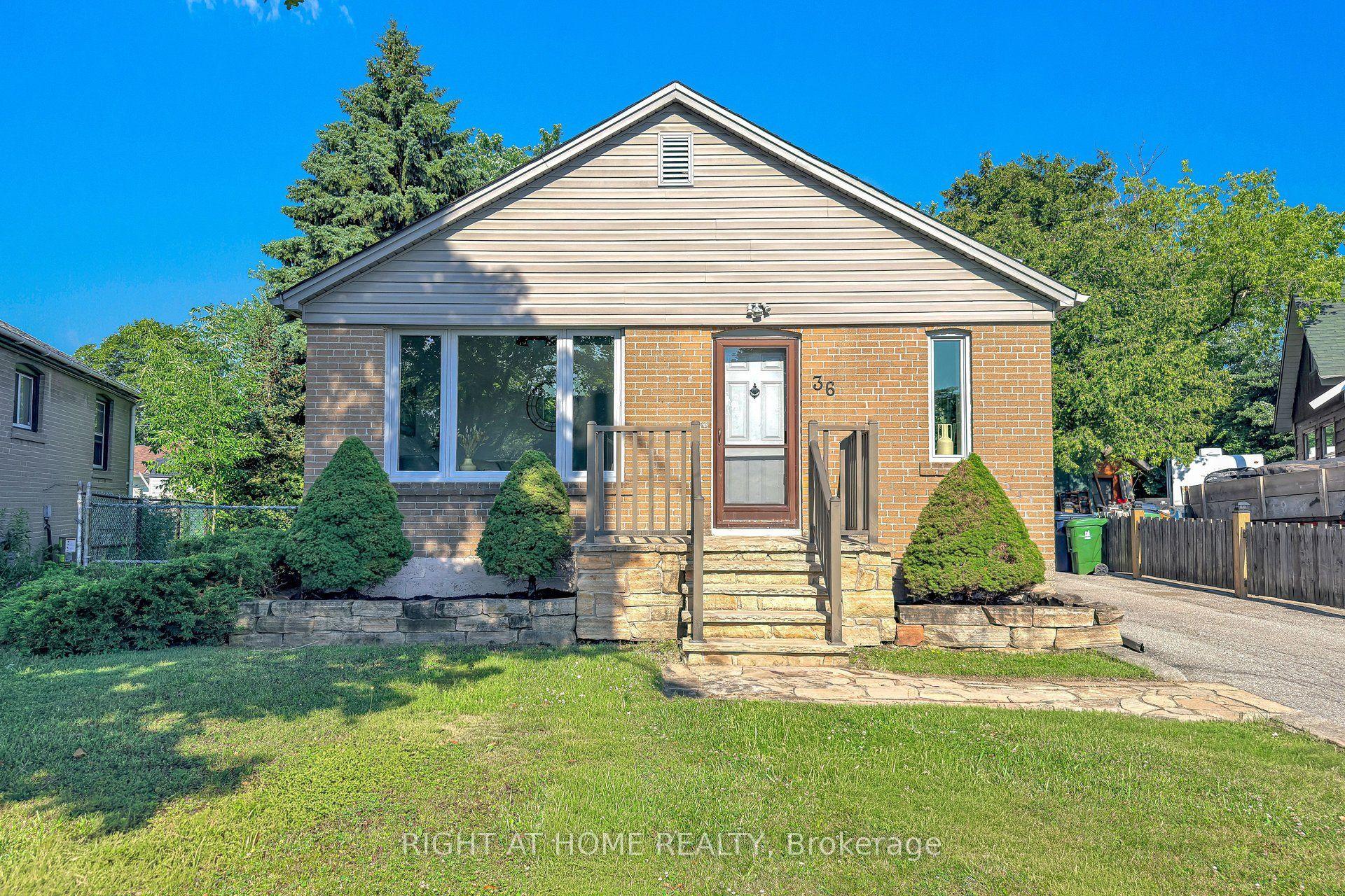 36 Huntsmoor Road, Toronto — Detached for sale, photo 1