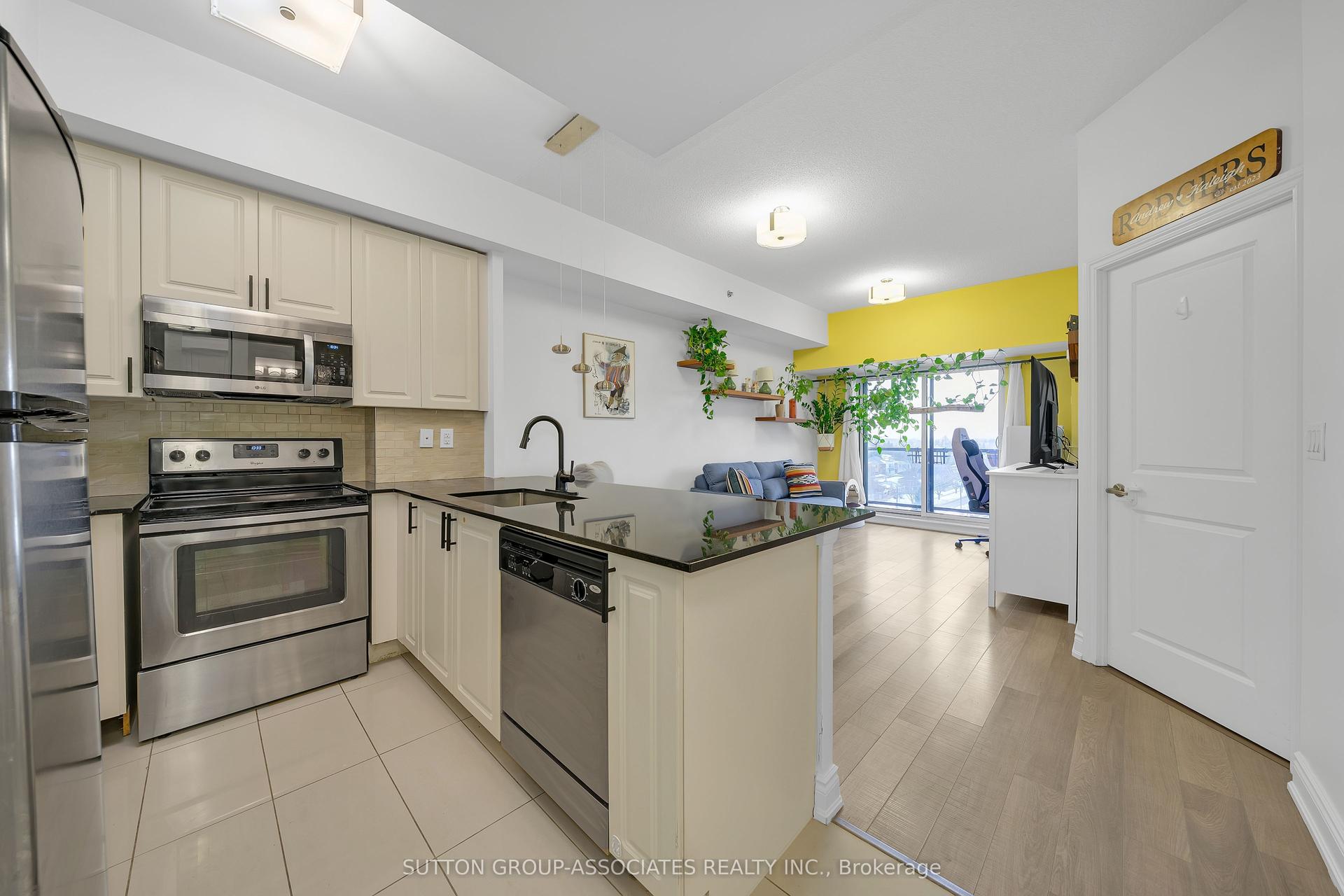 760 Sheppard Avenue W 802 #802 — photo 1