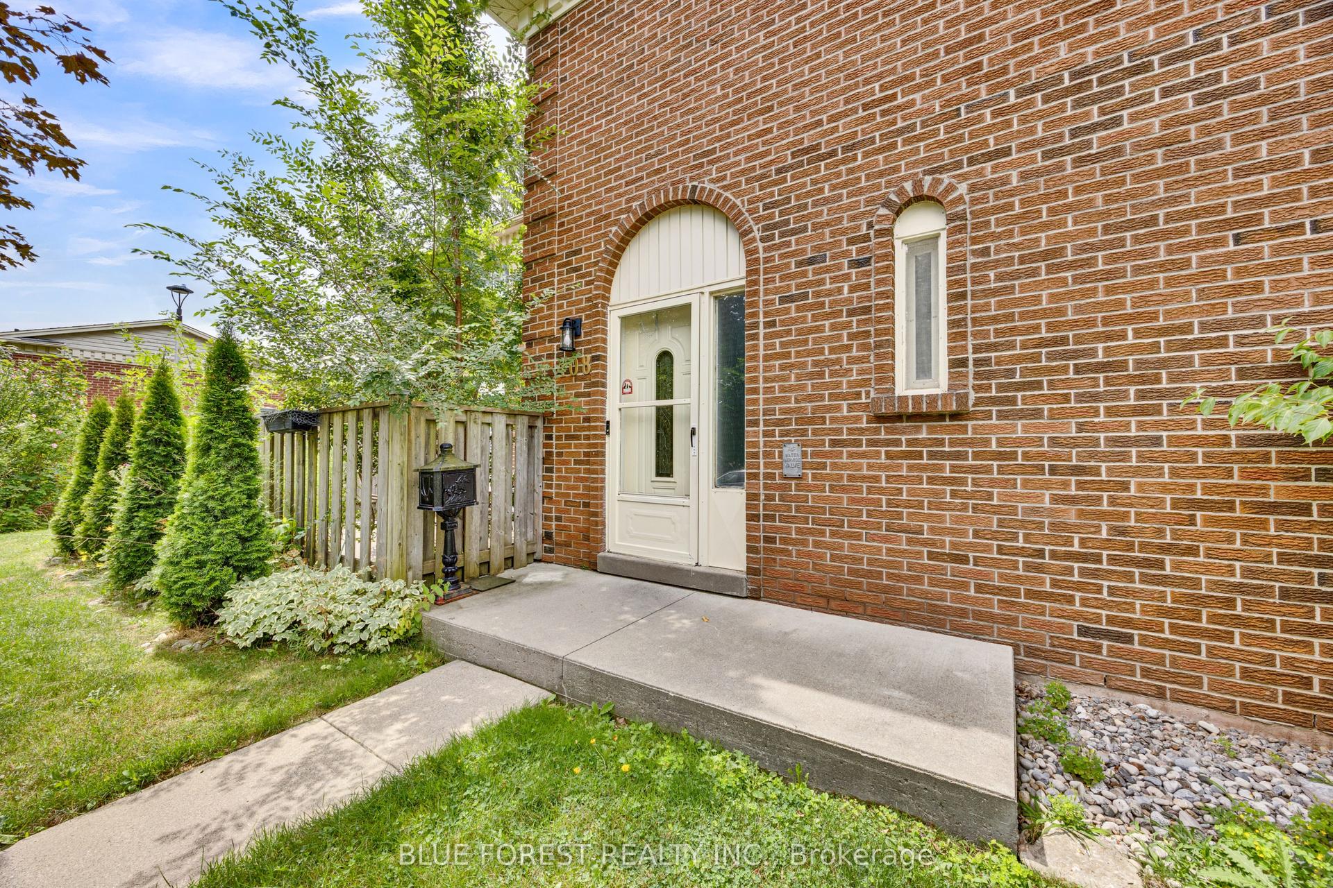 408 Homestead Court 28 #28, London North — Condo Town for sale, photo 1
