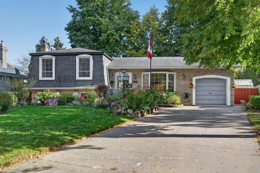 600 Holly Hill Crescent, Burlington — Detached for sale, photo 1