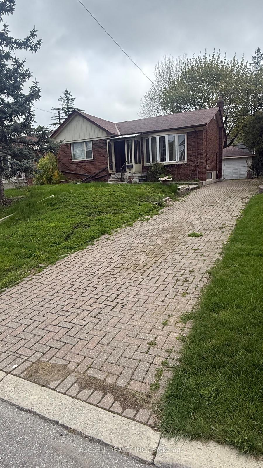 27 Ivordale Crescent — photo 1