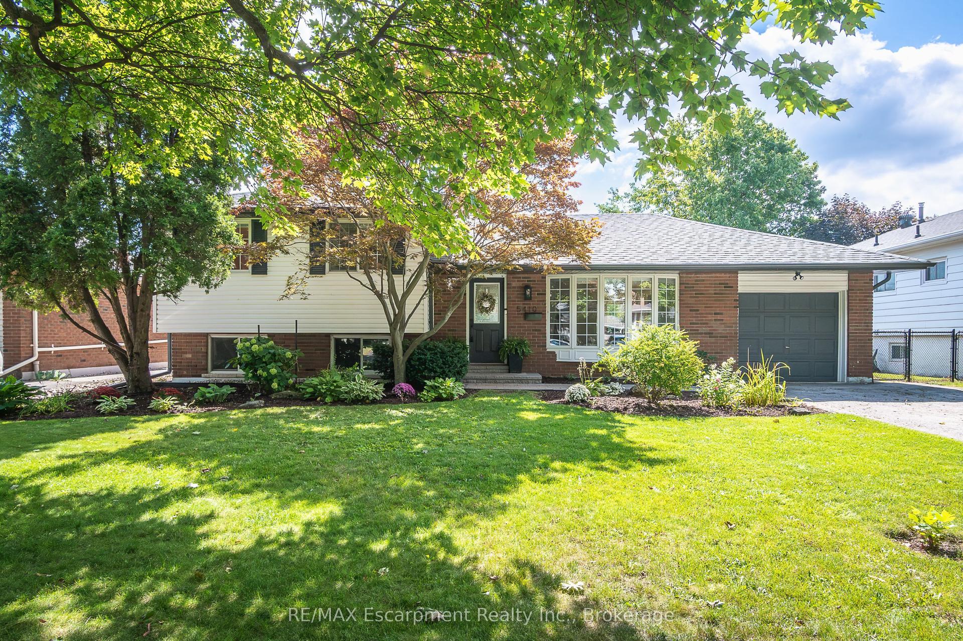 5410 Clive Crescent, Burlington — Detached for sale, photo 1