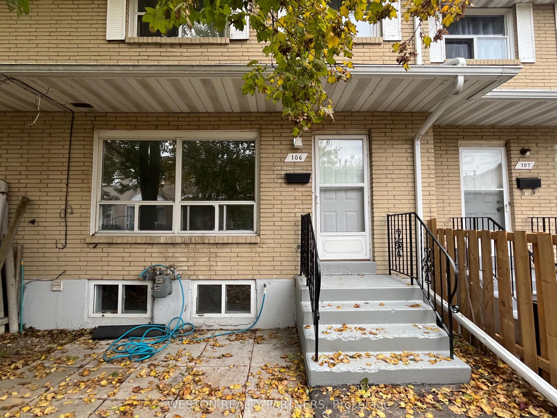 515 Queen Victoria Drive 101 #101 — photo 1