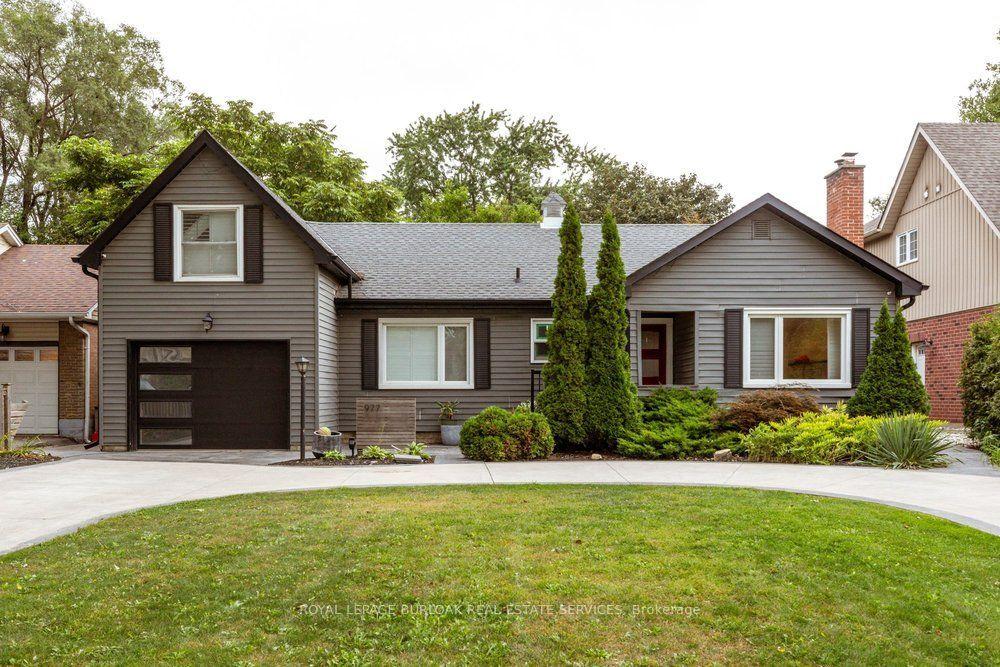 977 Long Drive, Burlington — Detached for lease, photo 1