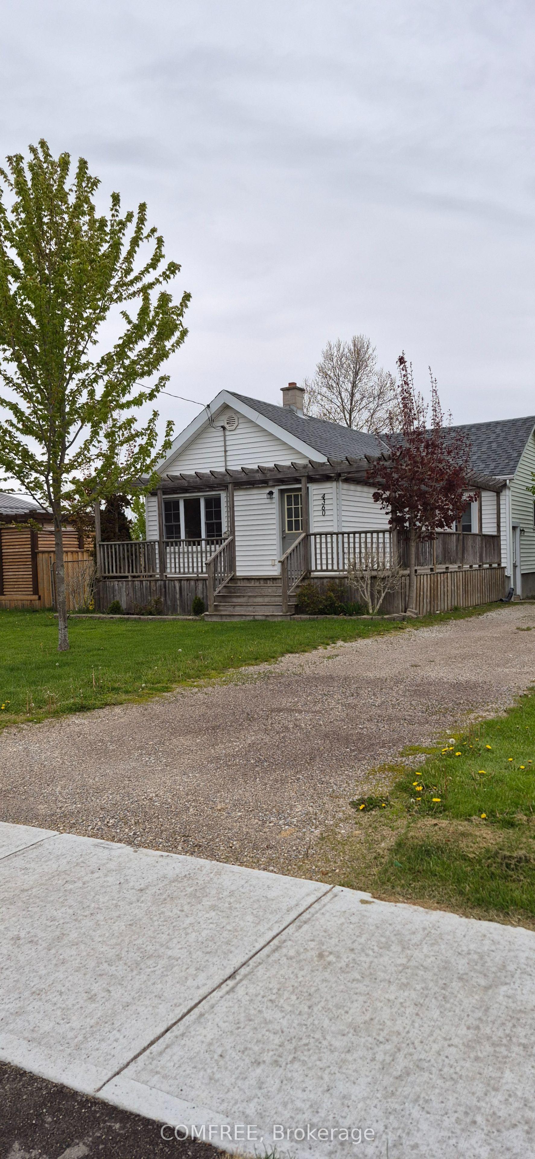 4360 Petrolia Line — photo 1