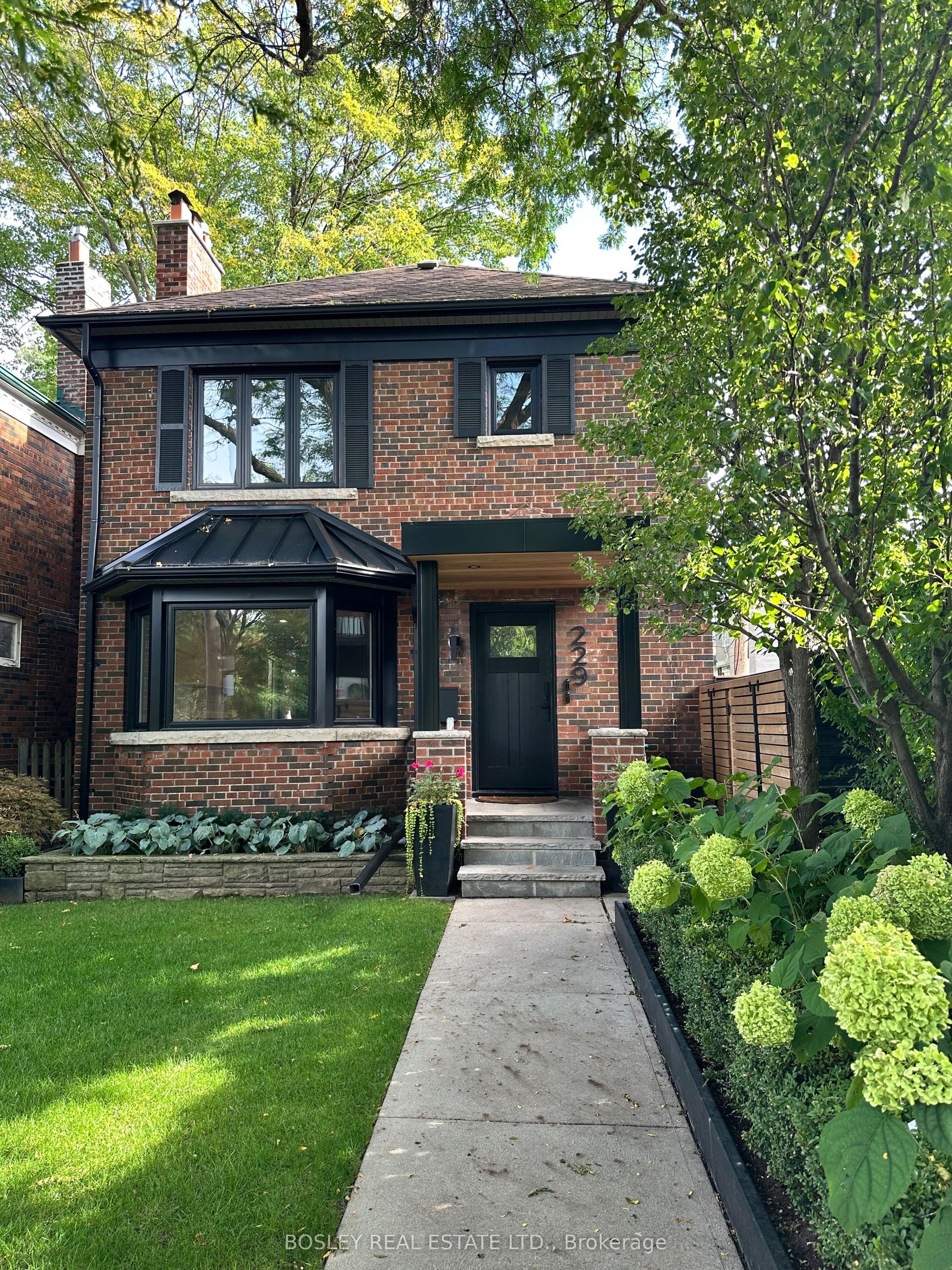 229 Manor Road E 2 #2, Toronto — Detached for lease, photo 1
