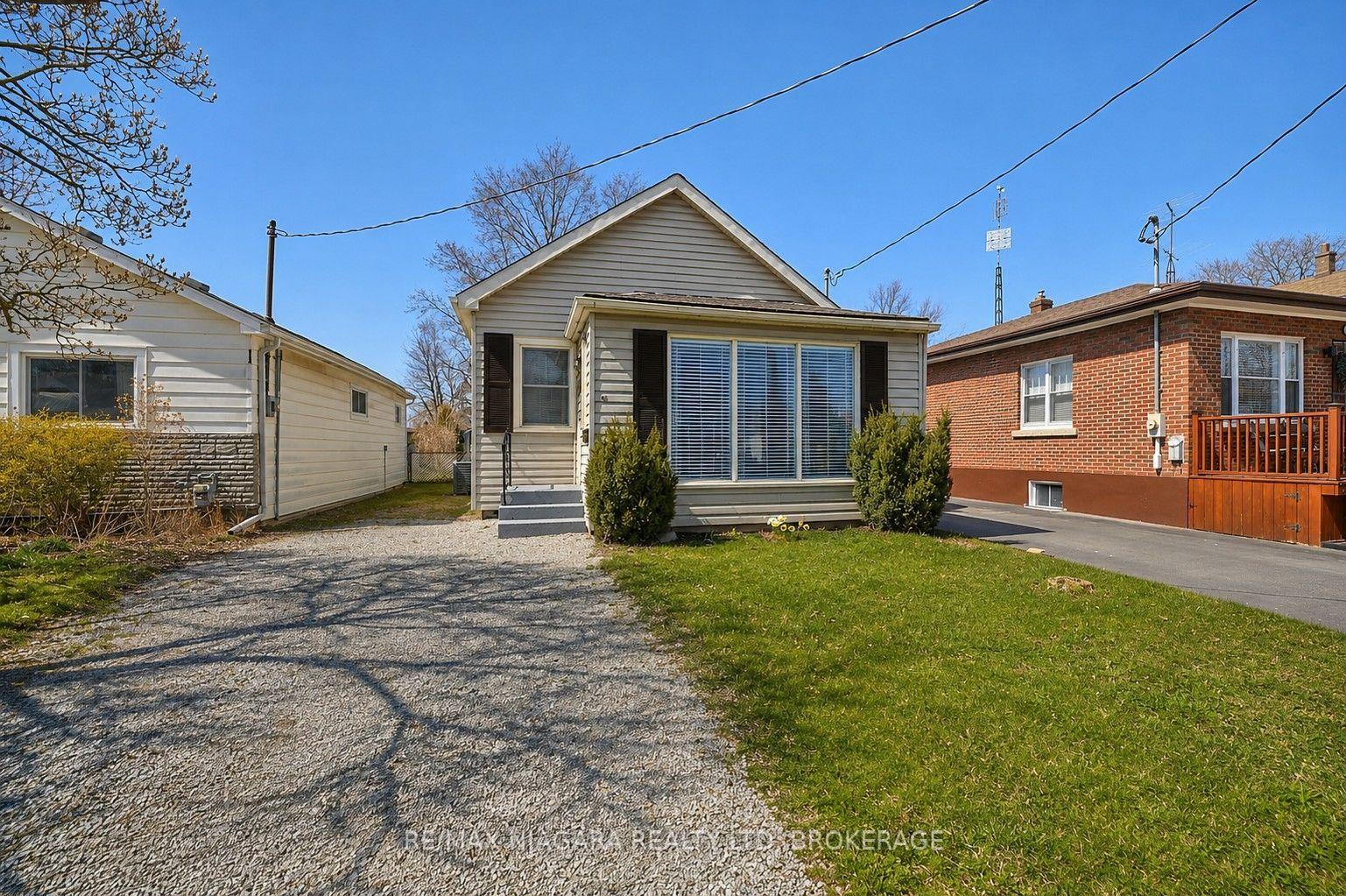 44 Churchill Street, St. Catharines — Detached for lease, photo 1