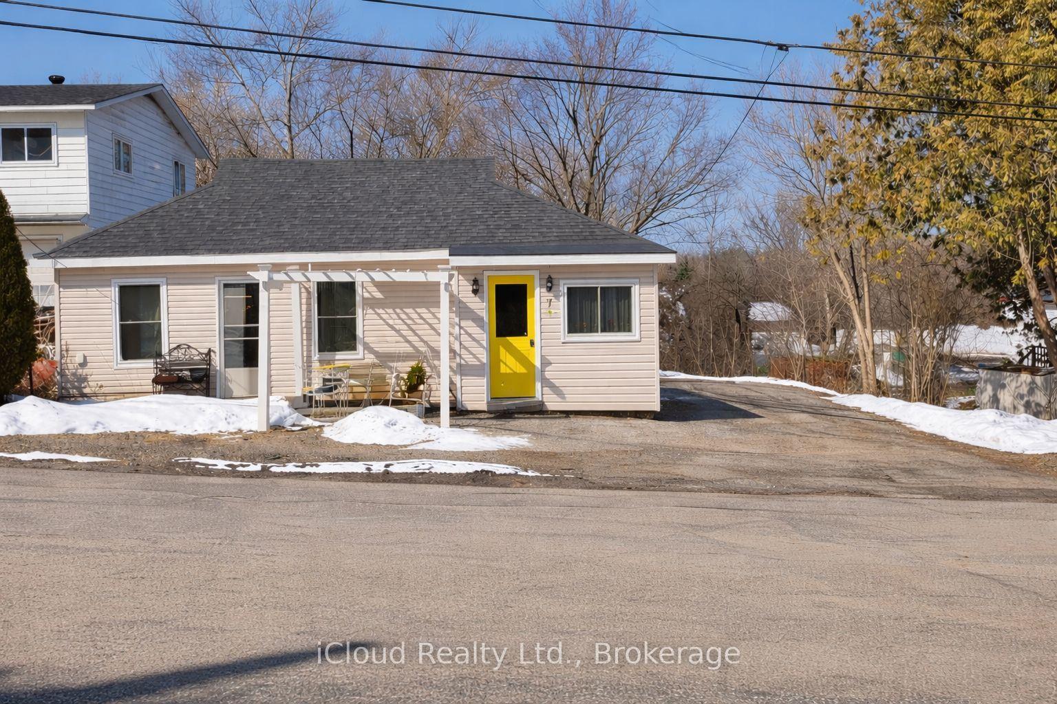 7 North Dufferin Street — photo 1