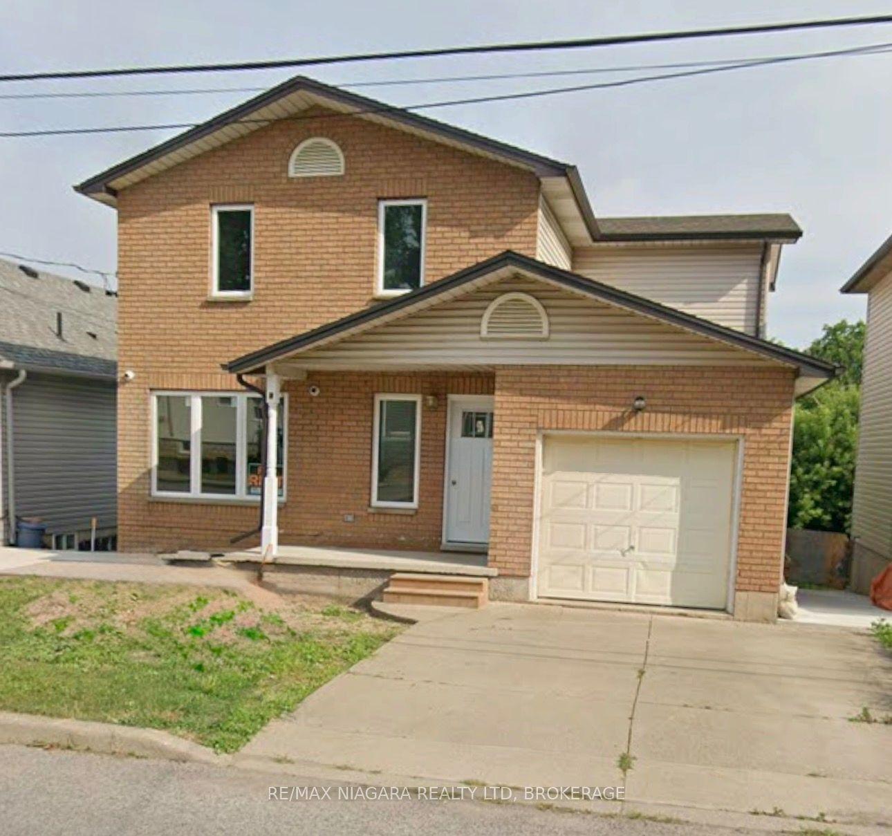 21 Ball Avenue E Upper #Upper — photo 1