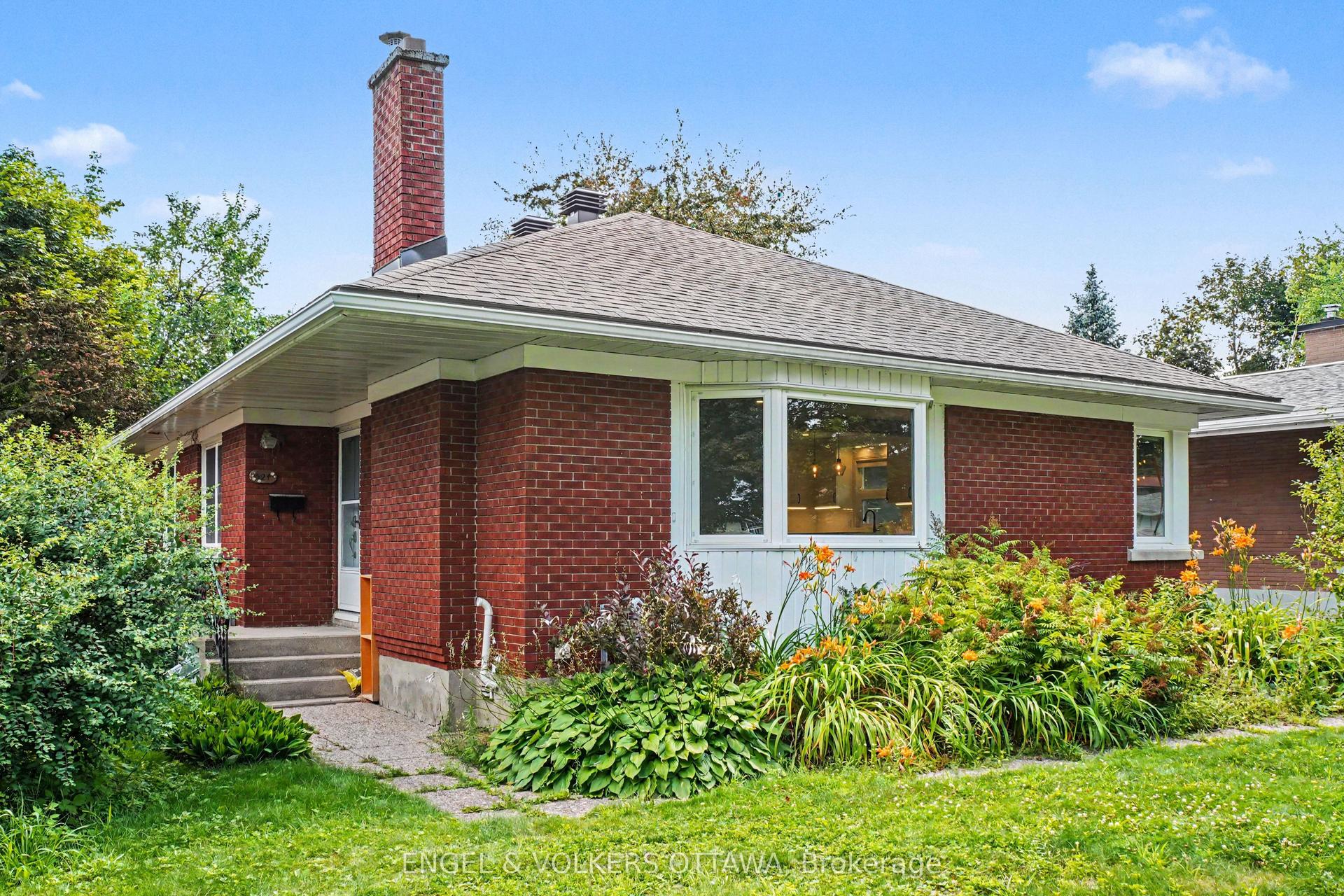 524 Penhill Avenue Upper #Upper, Alta Vista and Area — Detached for lease, photo 1
