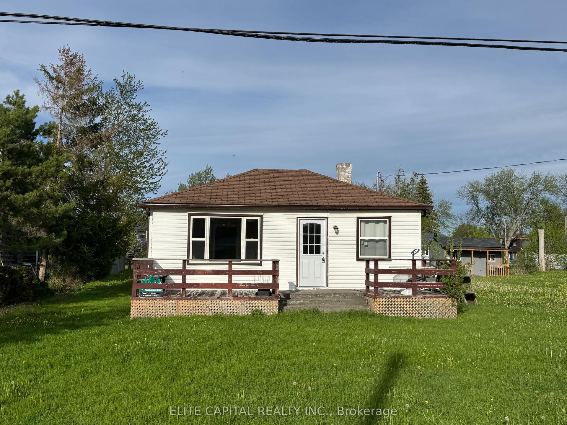 9 Lambrook Drive — photo 1