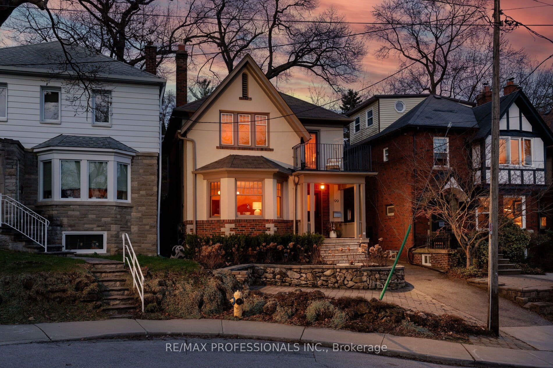 99 Riverview Gardens — photo 1