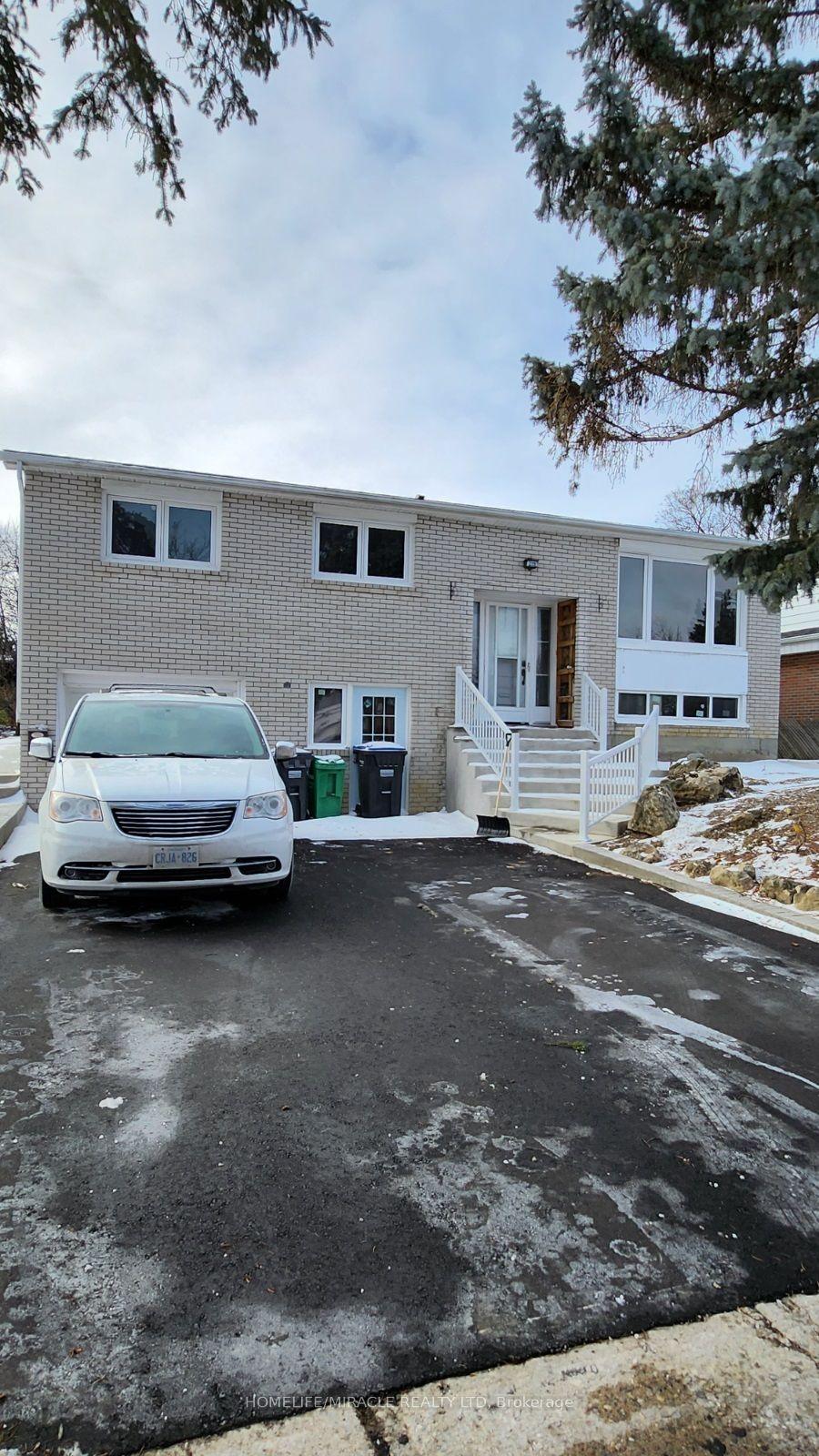 219 Mcmurchy Avenue Main #Main, Brampton — Detached for lease, photo 1
