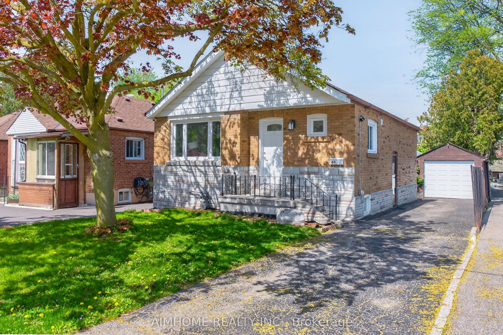140 Meighen Avenue — photo 1