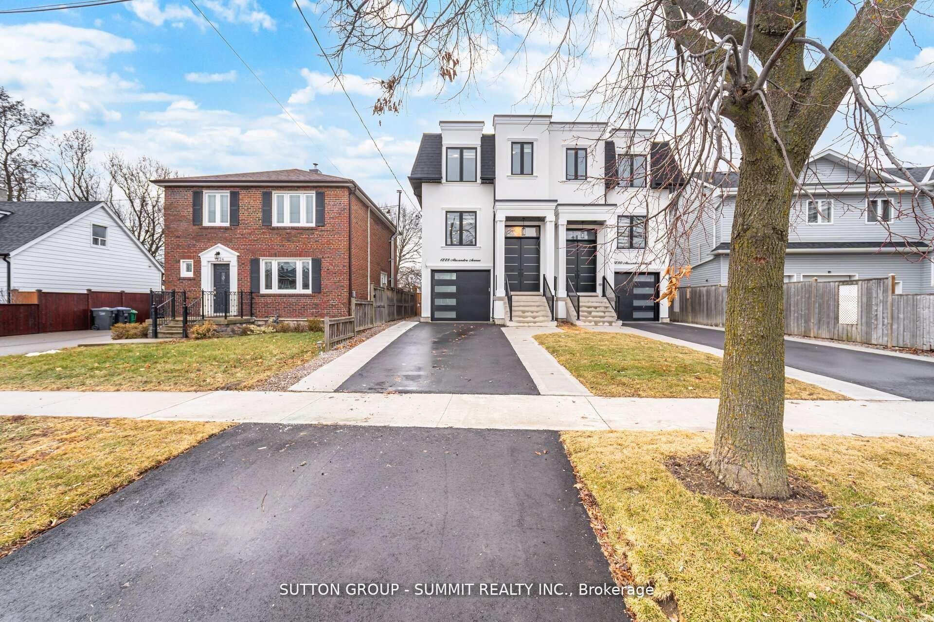 1228 Alexandra Avenue — photo 1