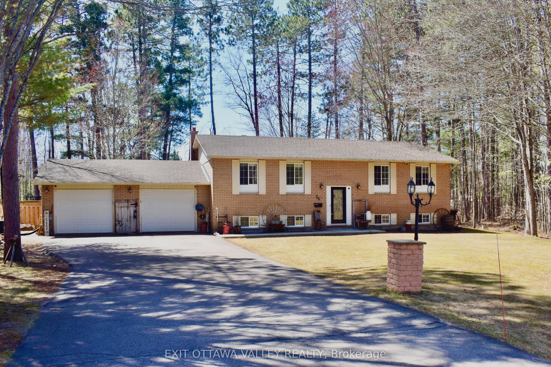 16 Heritage Drive — photo 1
