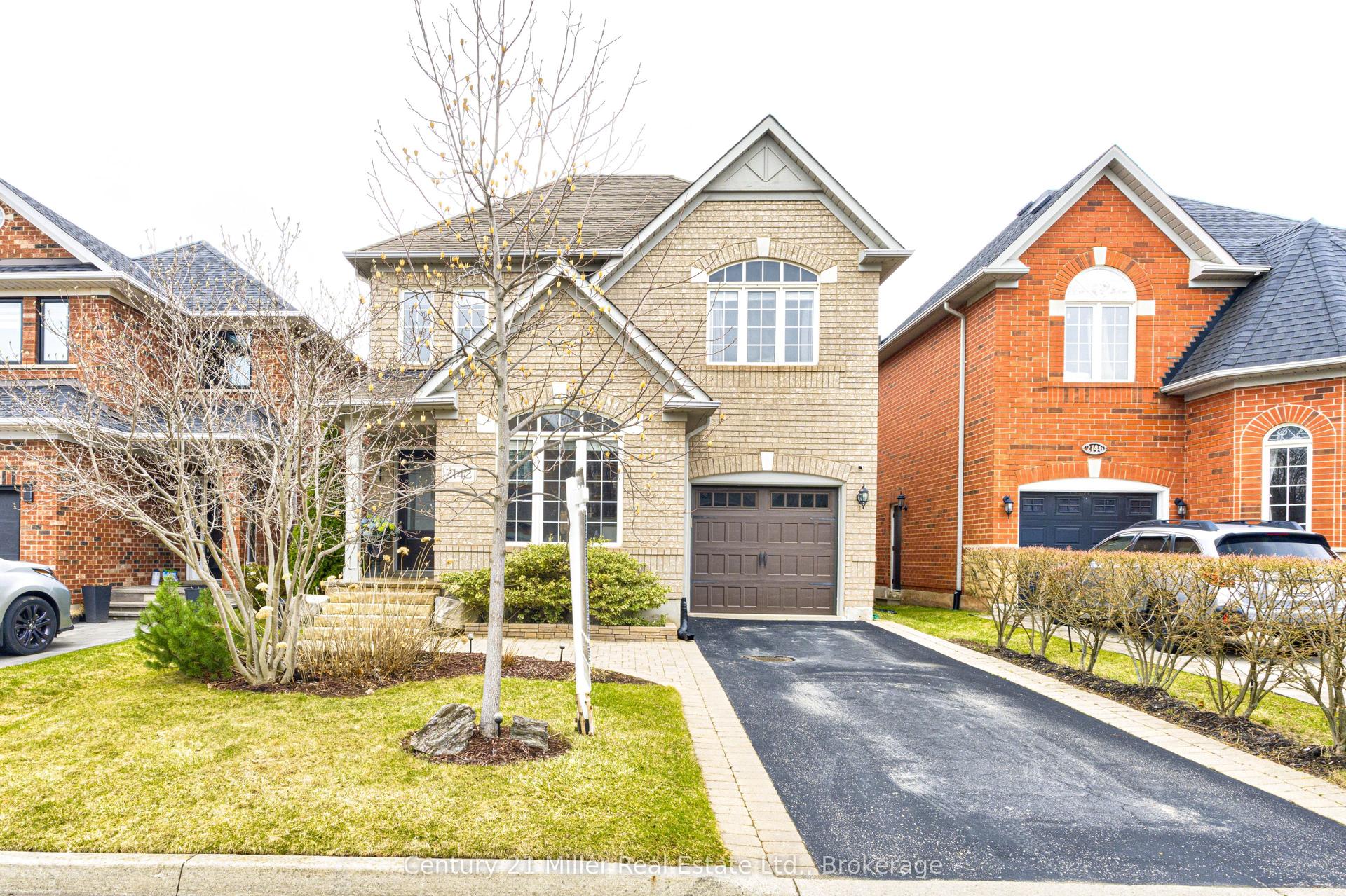 2142 Meadowglen Drive — photo 1