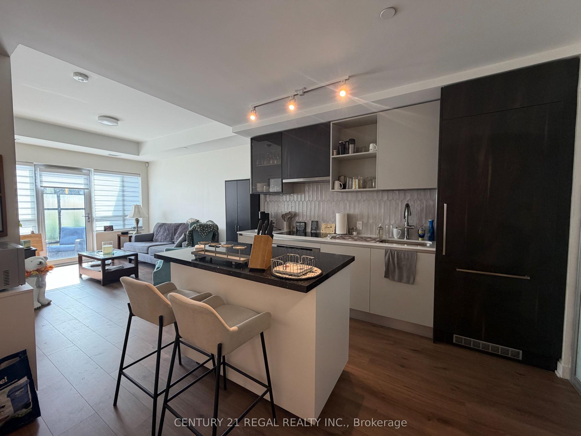 395 Dundas Street W 101 #101, Oakville — Condo for lease, photo 1