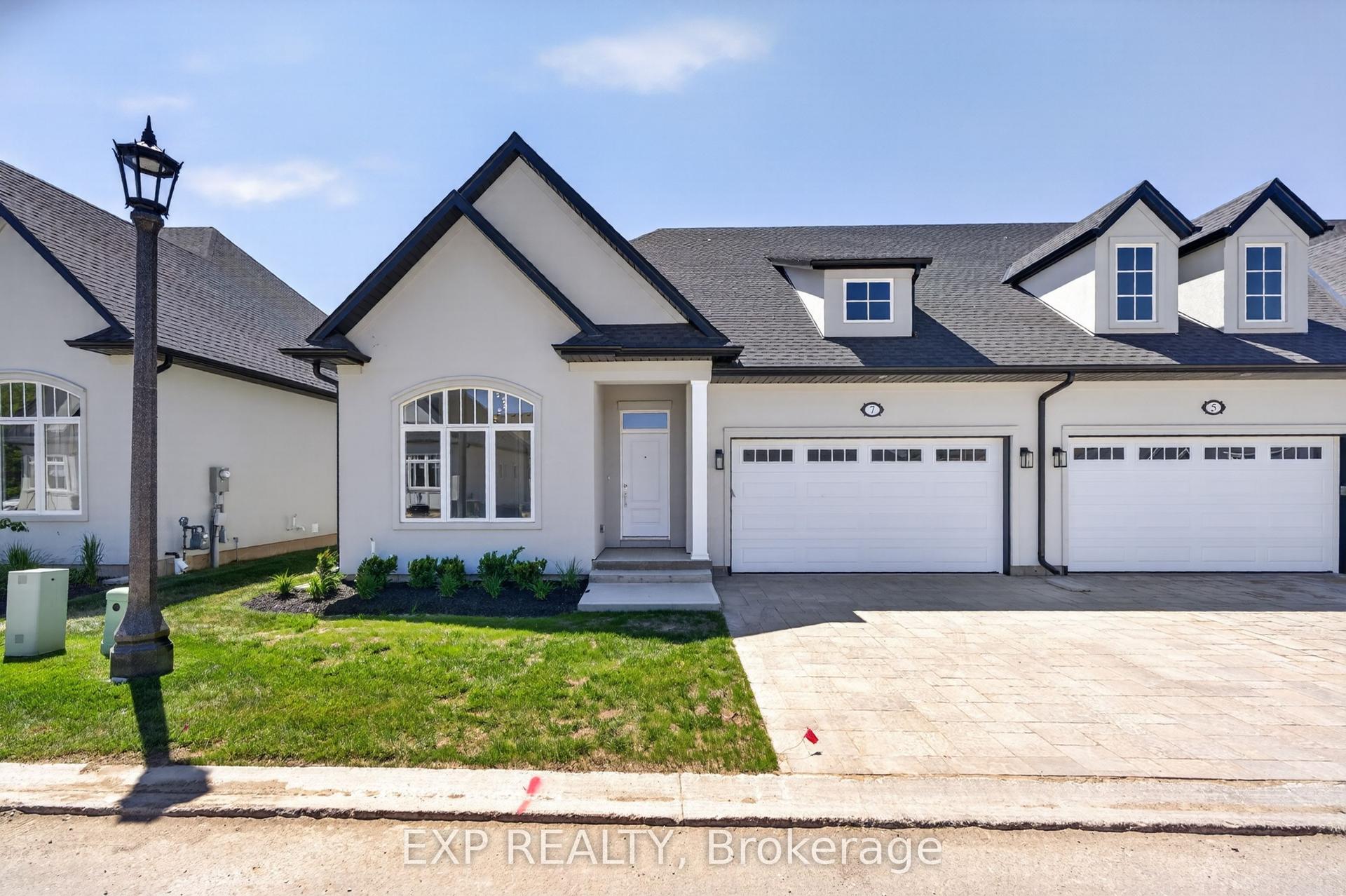 7 Butternut Crescent — photo 1