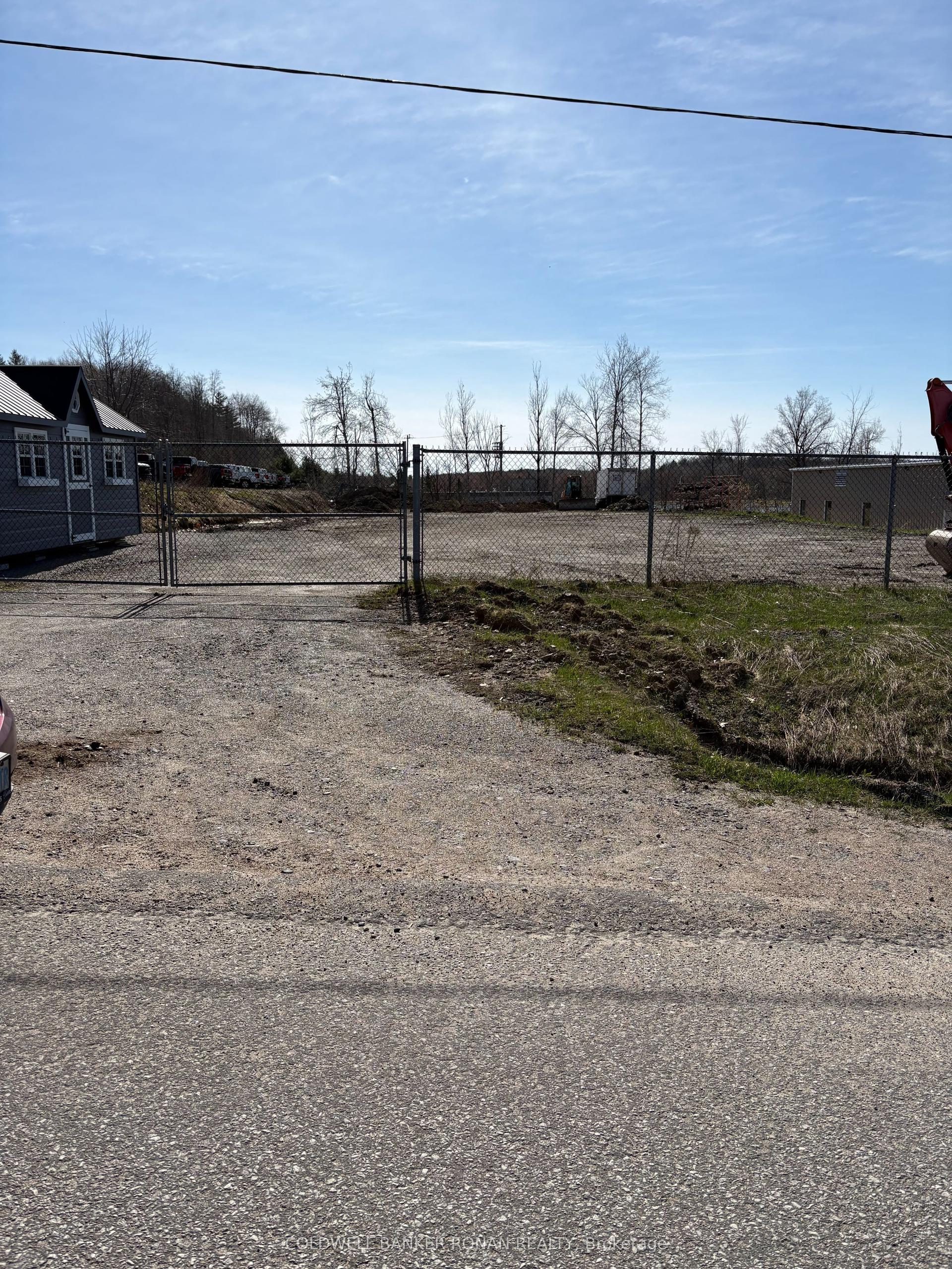 55 E.P. Lee Drive — photo 1