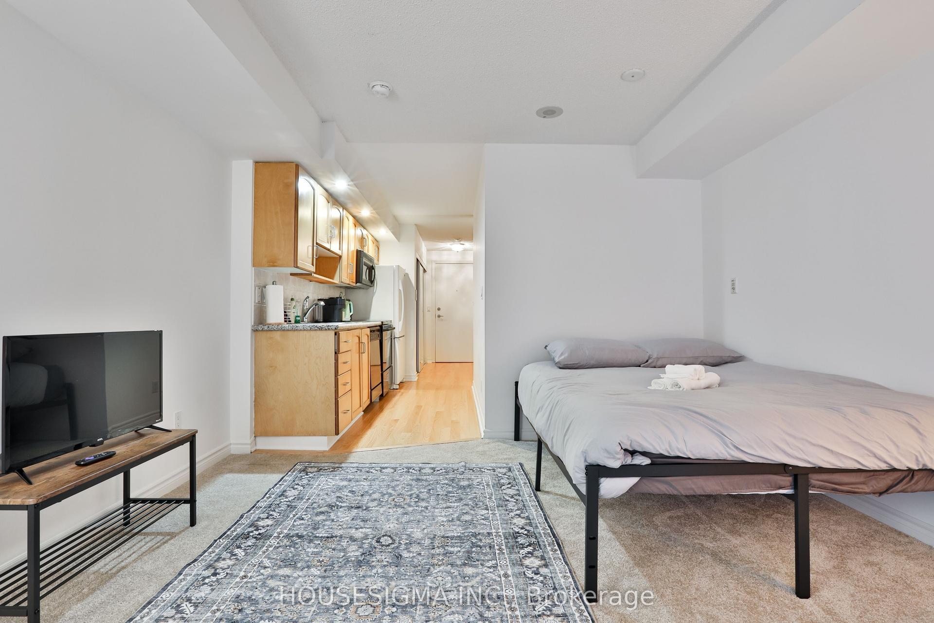 270 Wellington St Street W 222 Frnshed #222 Frnshed, Toronto — Condo for lease, photo 1