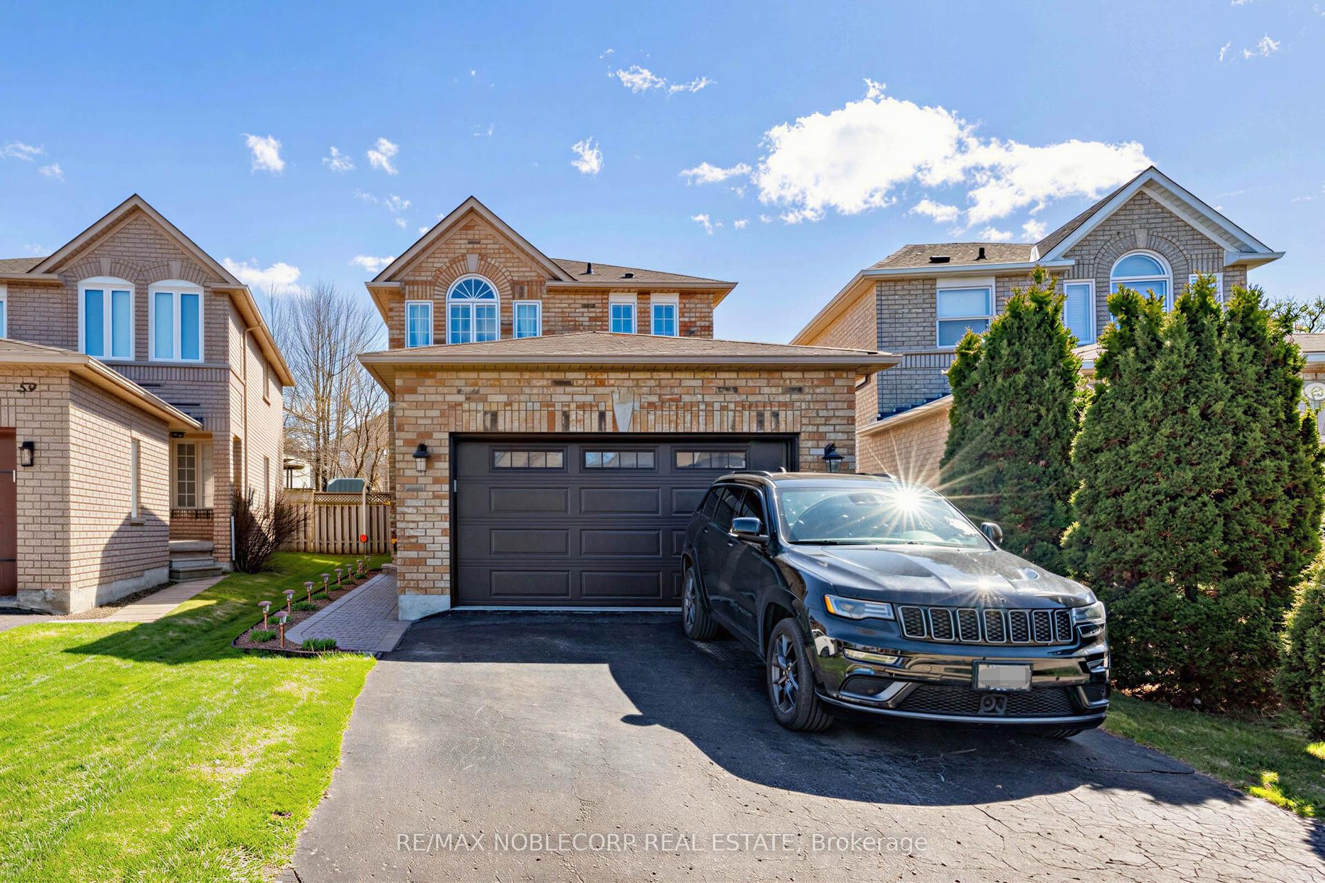 61 Woodhaven Crescent — photo 1