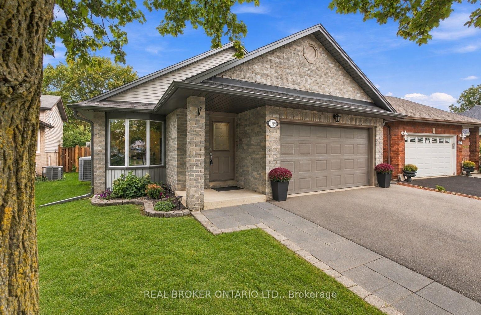 1249 Thorpe Road, Burlington — Detached for sale, photo 1
