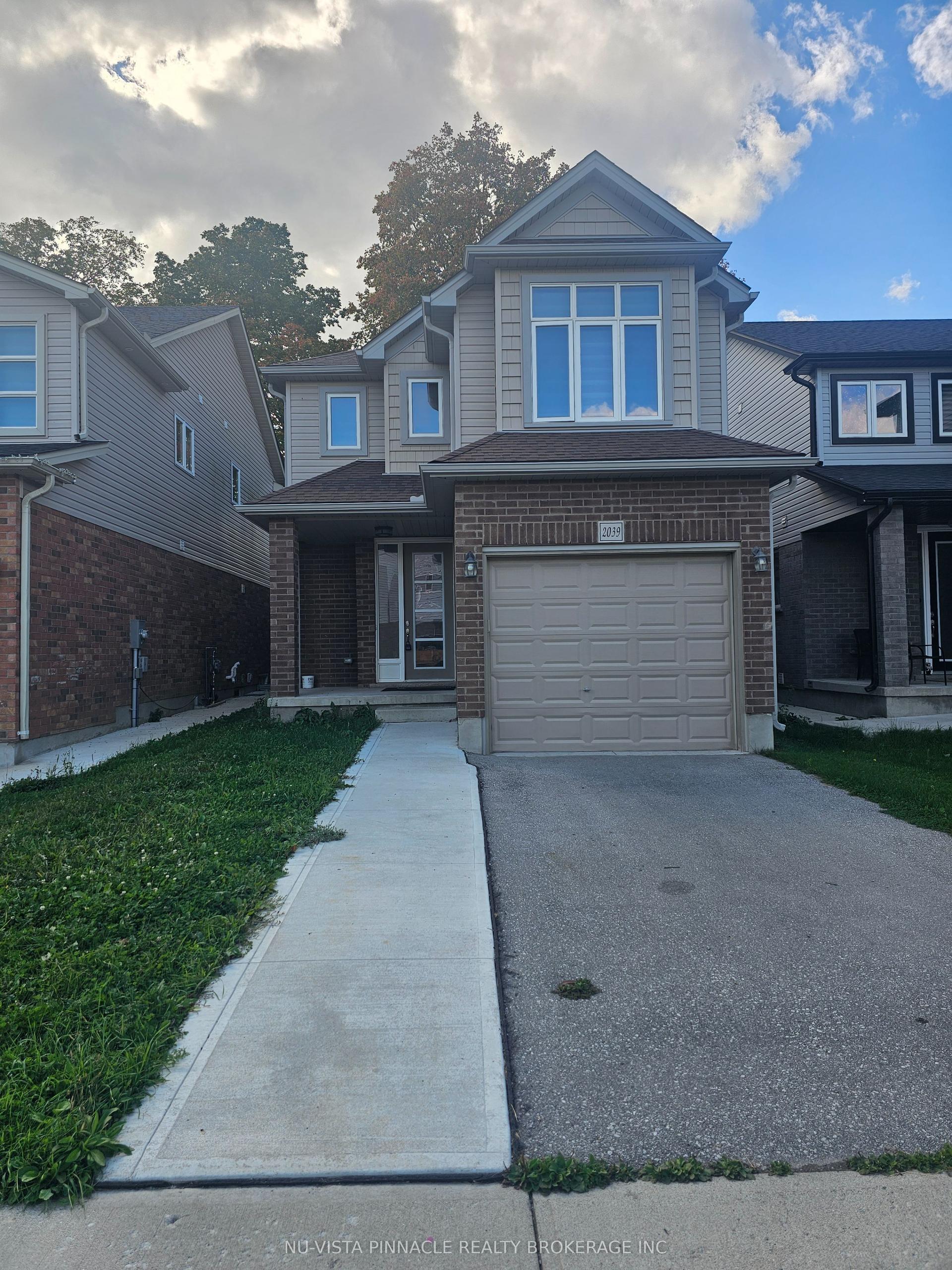2039 Cedarpark Drive, London North — Detached for lease, photo 1