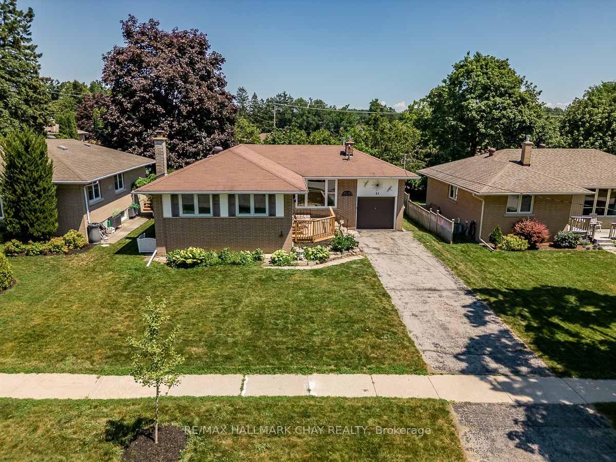 23 Downsview Drive, Barrie — Detached for sale, photo 1