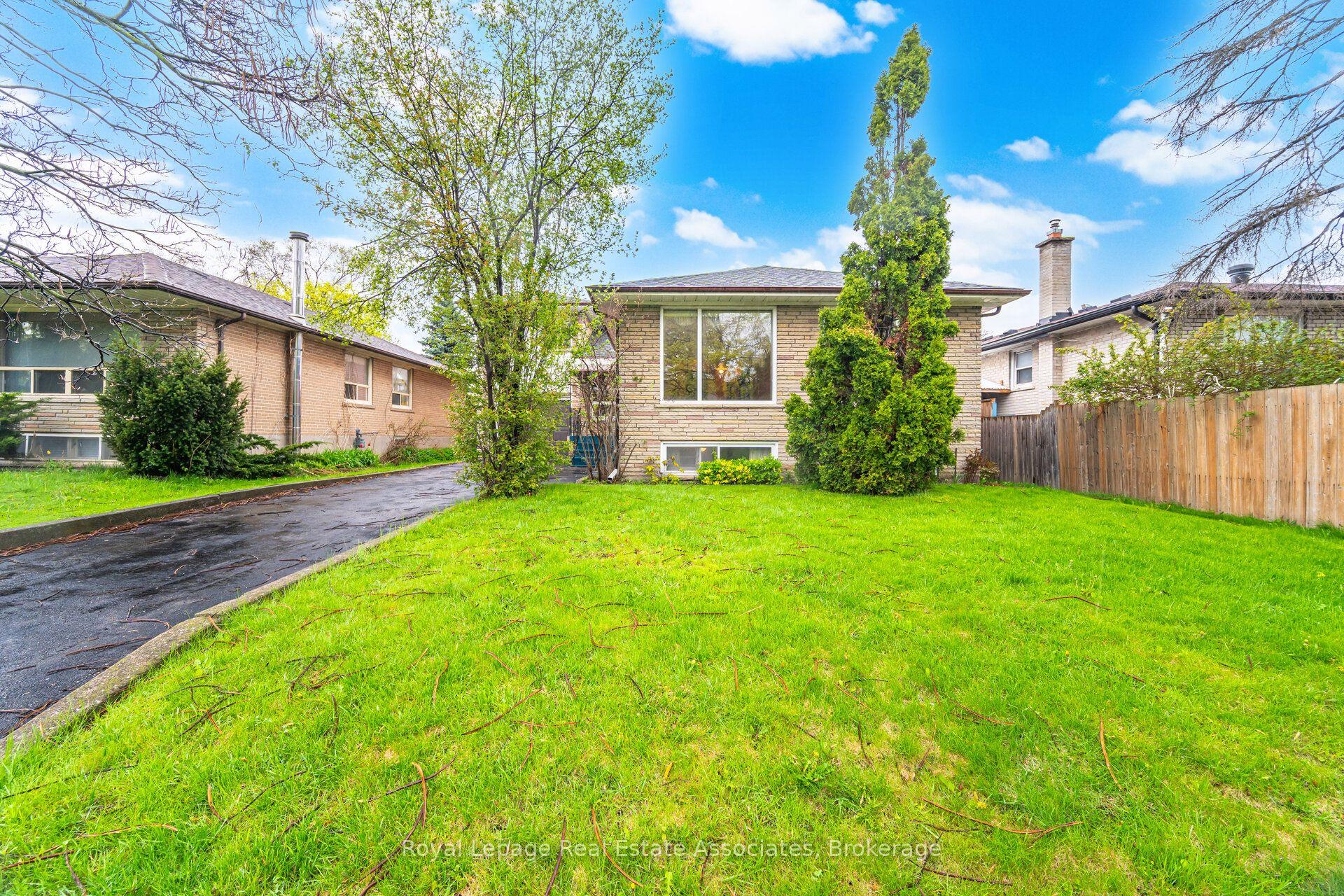 193 Kingsview Boulevard — photo 1