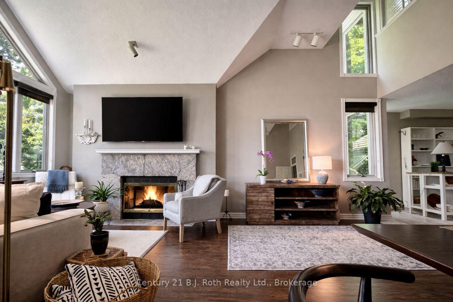 331 Grandview Hilltop Drive — photo 1