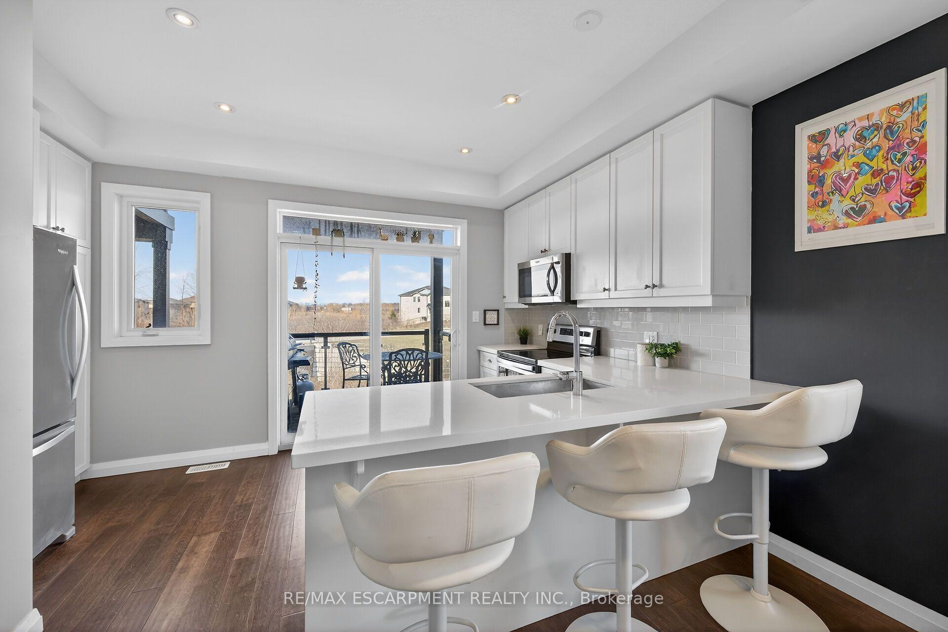 35 Midhurst Heights 33 #33 — photo 1