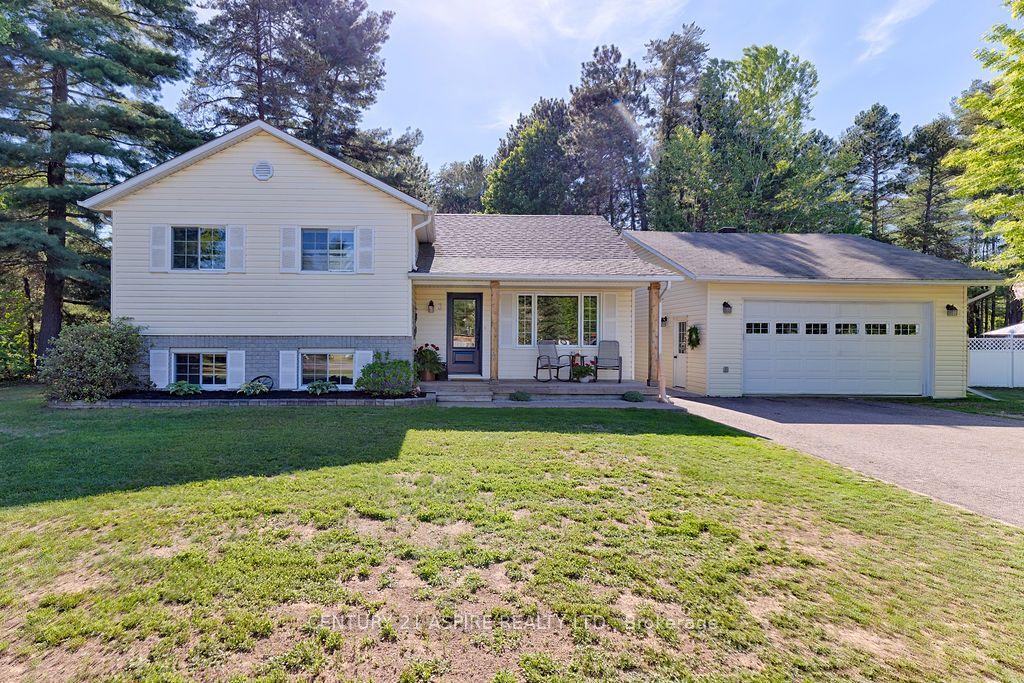 3 Dennis Crescent — photo 1