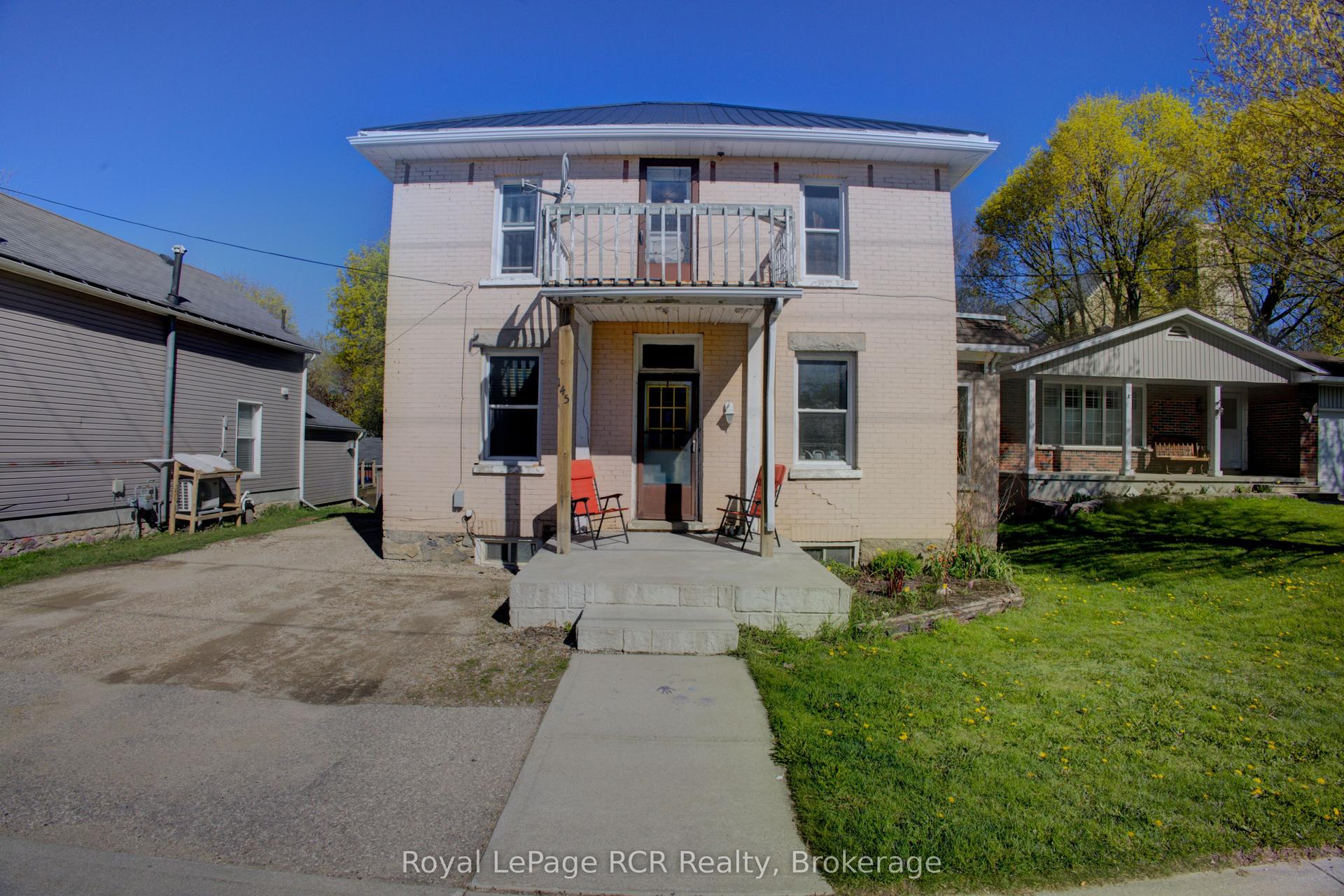 145 Frederick Street E — photo 1