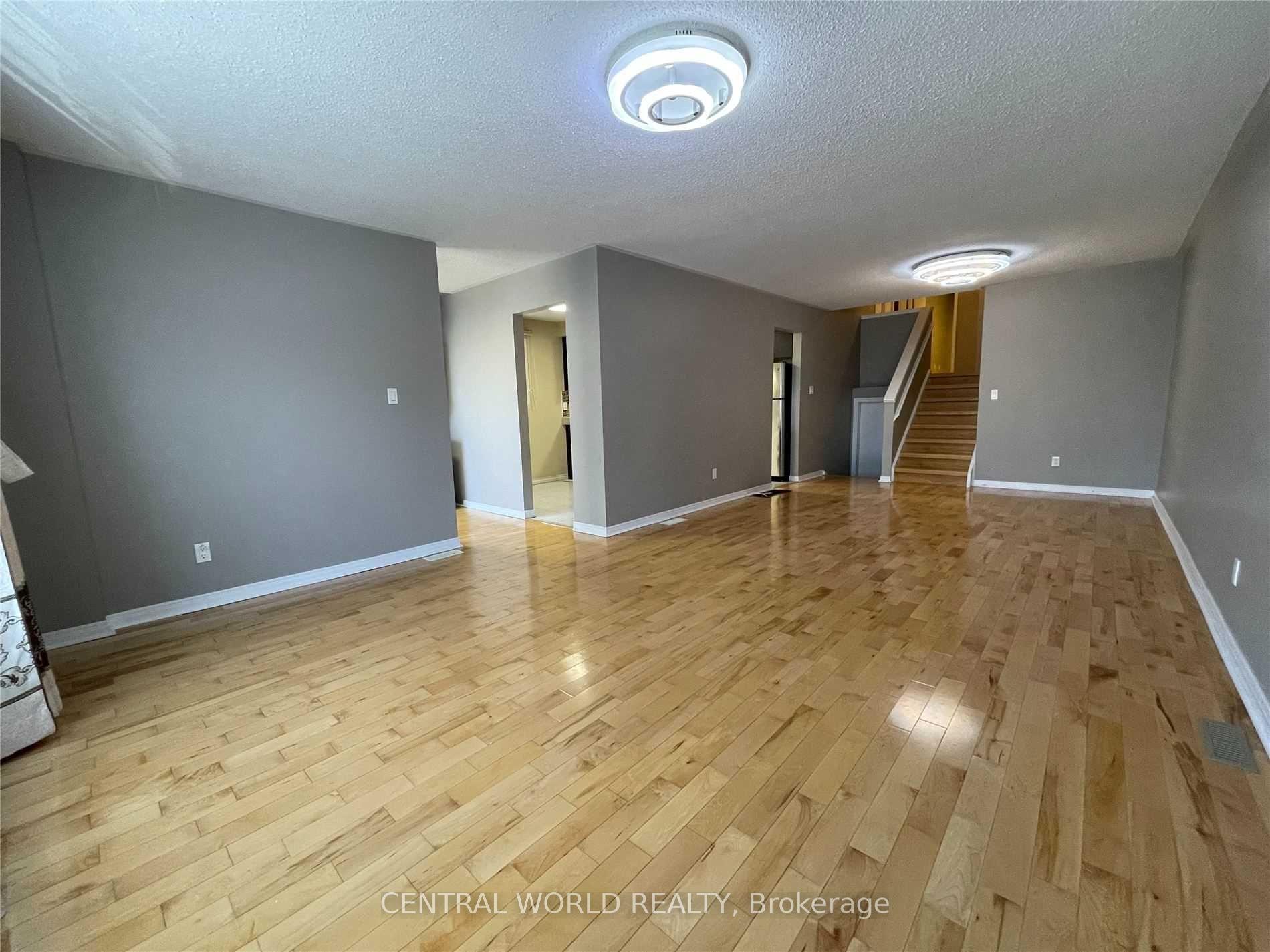 122 Chipwood Crescent Upper #Upper, Toronto — Semi-Detached for lease, photo 1