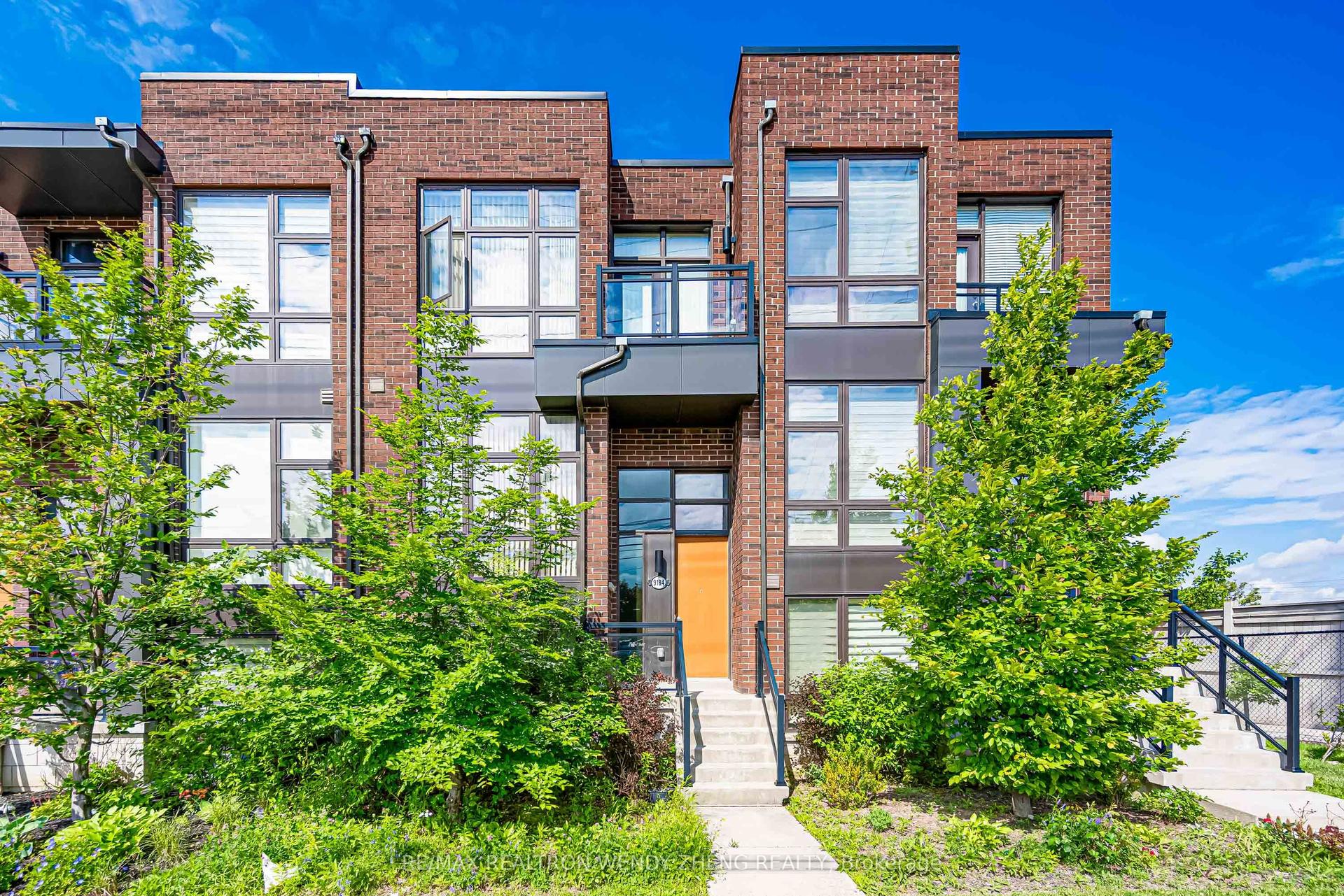 9184 Bathurst Street — photo 1