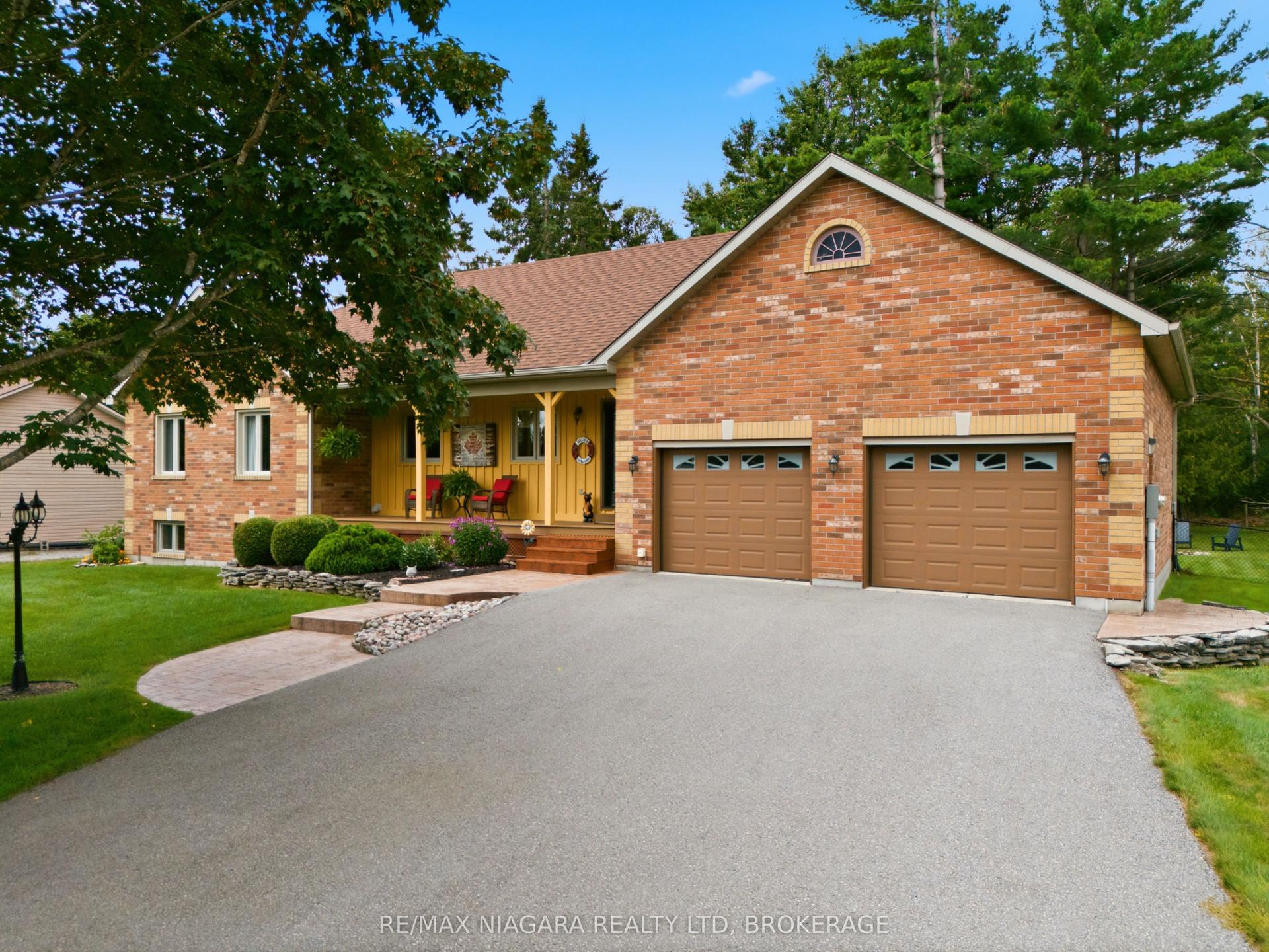 115 Pinewood Boulevard, Kawartha Lakes — Detached for sale, photo 1