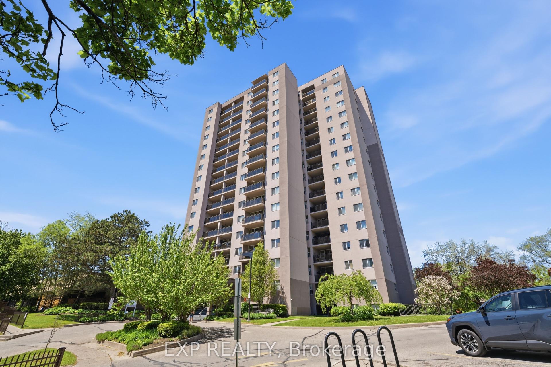 975 Warwick Court 1005 #1005 — photo 1