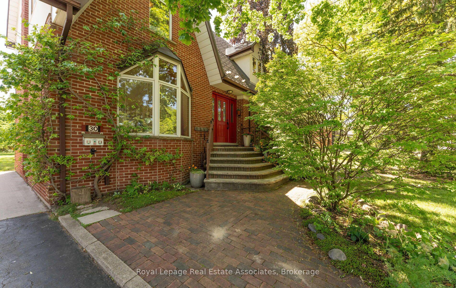 30 Theodore Drive — photo 1
